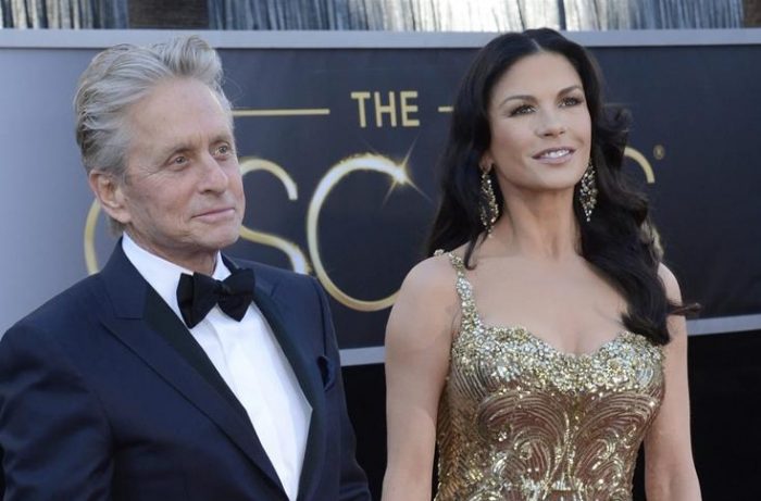 Michael Douglas y Catherine Zeta-Jones hacen vidas separadas, según People