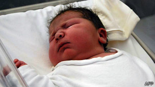 Nace en España bebé de 6,2 kg en parto natural sin anestesia