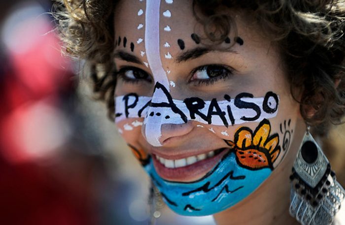 Valparaíso debiera «suspender su promoción y difusión como capital cultural»