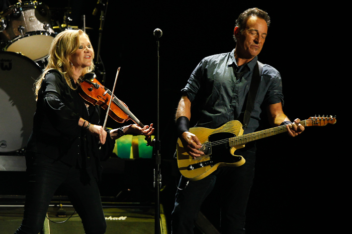 Bruce Springsteen debuta en Chile con deslumbrante actuación