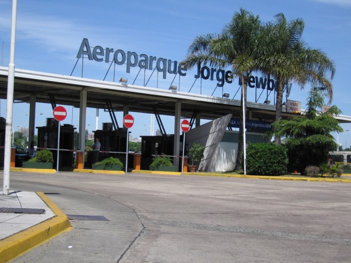 Justicia ordena al estado argentino que permita a LAN seguir usando su hangar en Aeroparque