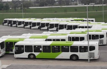 El rol del gobierno en mantener a flote las empresas que controlan un tercio de los buses del Transantiago y ofrecen el peor servicio