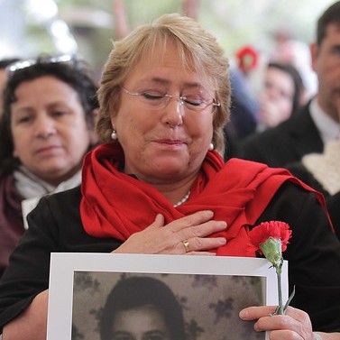Bachelet: «Aún existe una fractura con quienes dicen que la dictadura fue legítima»