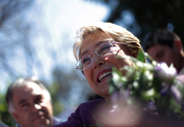Si las elecciones fueran el próximo domingo: Bachelet ganaría con 30,9%, seguida por Matthei (18,5%) y Parisi (11,4%)
