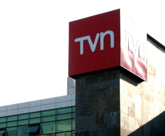 Familiares de ejecutados políticos piden a TVN que asuma responsabilidad por montajes en dictadura