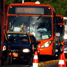Un herido deja choque entre buses del Transantiago en Estación Central