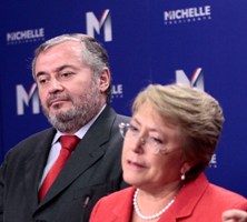 Cambio constitucional propuesto por Bachelet incluye la reelección presidencial y la eliminación del Cosena