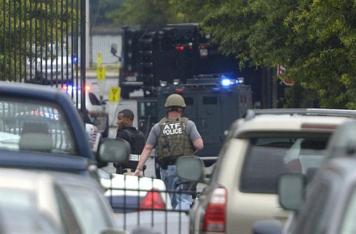 Autoridades de EE.UU. confirman un atacante muerto en Washington pero no dan cifra de víctimas