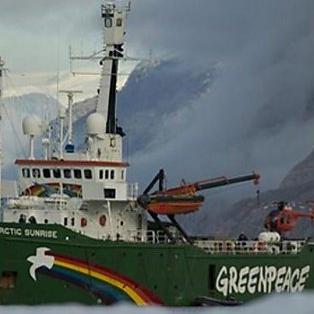 Prisión preventiva para 18 ecologistas del rompehielos de Greenpeace