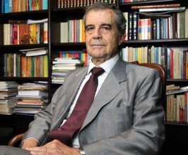 Hermógenes Pérez de Arce: «Encontraría lamentable que El Mercurio pidiera perdón» por su rol en la dictadura