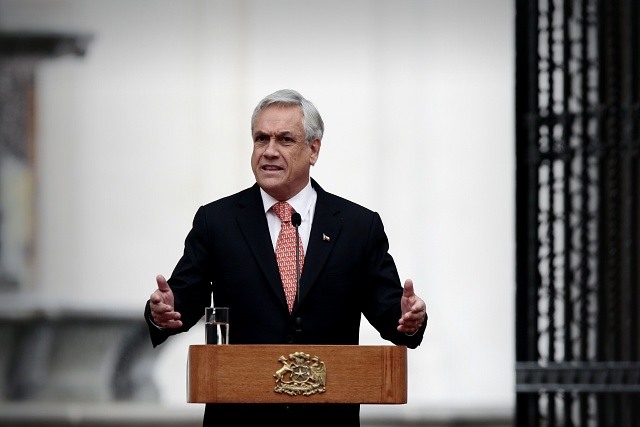 Piñera evita hablar de «cómplices pasivos» en acto por aniversario del Golpe tras fuertes presiones de la derecha