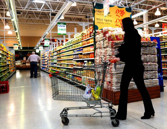 Gobierno recomendó a supermercados mantener precios: Decisión generó disputas con proveedores