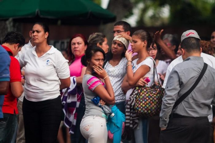 Venezuela sufre extenso apagón y Maduro habla de «golpe eléctrico»