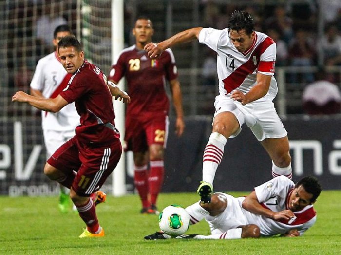 Venezuela eliminó a Perú al vencerlo 3-2 y mantuvo esperanzas de llegar al repechaje