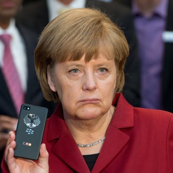 Merkel: «No he cambiado mis conversaciones, todos escuchan lo mismo de mí»