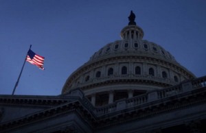 Senado de EE.UU. se acerca a un acuerdo al borde de la suspensión de pagos