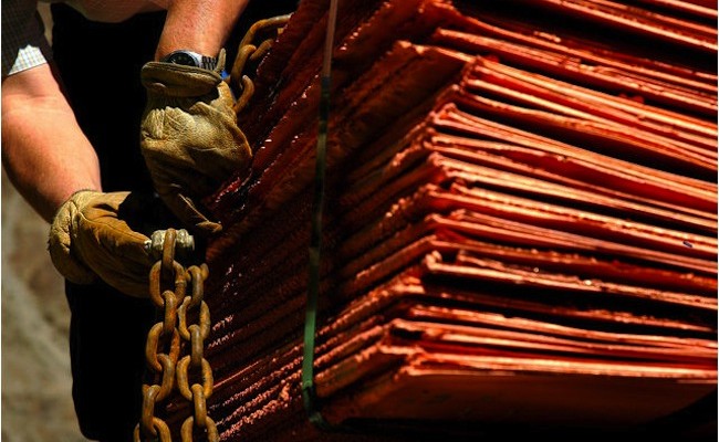 Malas noticias para Chile: exceso de oferta de cobre se triplica en tanto precios se desploman
