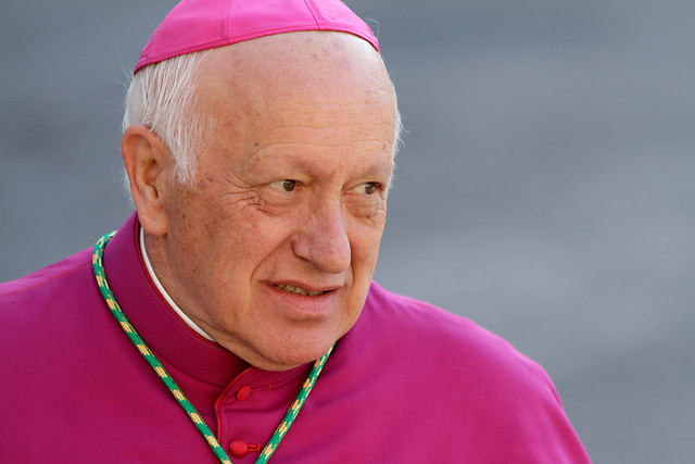 Ezzati apela a separación Iglesia-Estado para no asistir a comisión investigadora del Sename