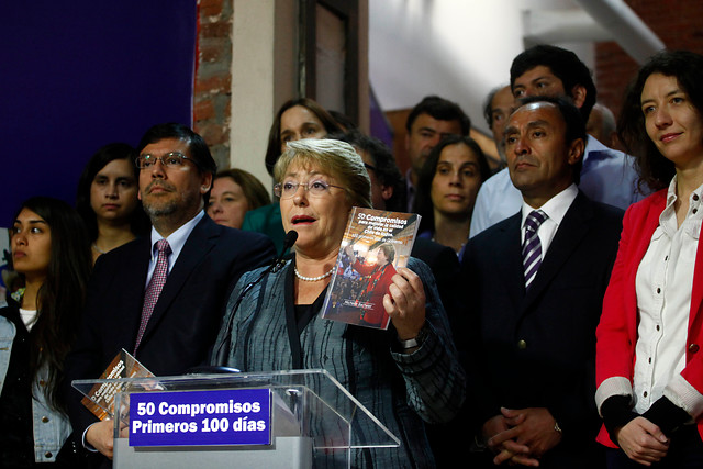 Bachelet anuncia 50 medidas para sus primeros 100 días de gobierno que incluyen proyectos de AFP estatal y contra el multirut