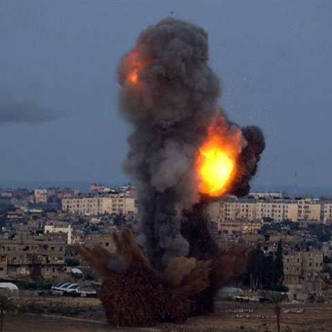Aviación israelí ataca posición de Hamás tras disparo de cohetes
