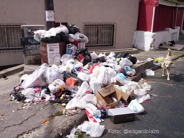 Paro de recolectores provoca acumulación de 1.200 toneladas de basura en Valparaíso