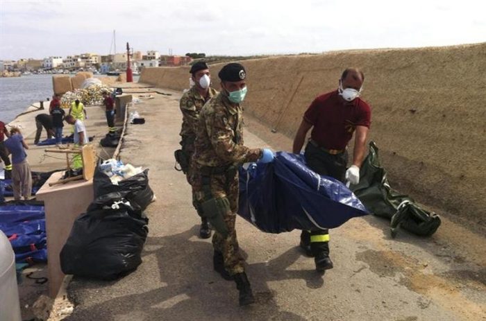 Más de 90 inmigrantes mueren en naufragio frente a la isla italiana de Lampedusa