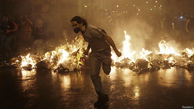 Violencia en las calles de Río de Janeiro y Sao Paulo