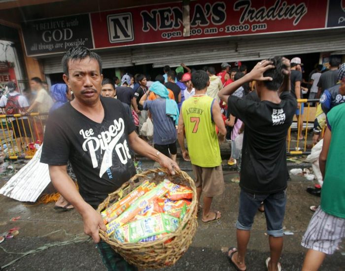 Filipinas: sobrevivientes piden comida y se estima al menos 10.000 muertos
