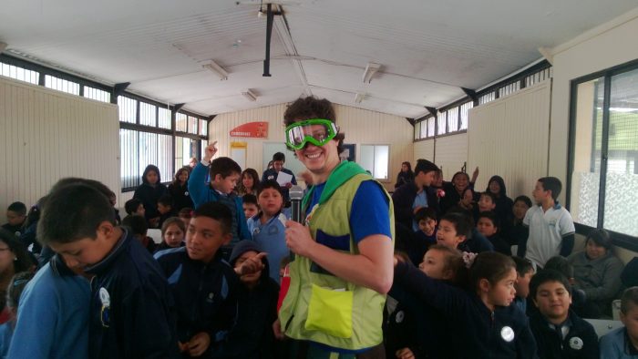 Nuevo «superhéroe verde» visitará colegios de la Región Metropolitana