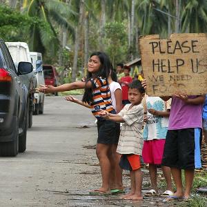 ONU urge más rapidez en la entrega de ayuda en la devastada Filipinas