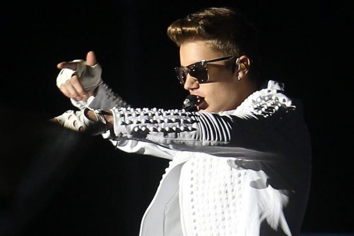 Justin Bieber pide disculpas en Twitter por incidente con bandera argentina