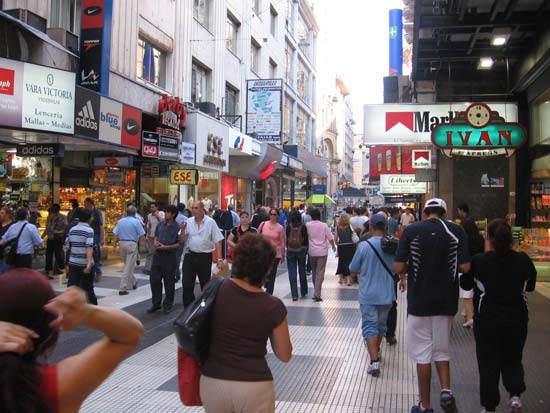 Desempleo llega al 5,8 % en el trimestre agosto-octubre