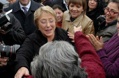 Por qué Bachelet bajó el nuevo código laboral a cambio de la Reforma Tributaria