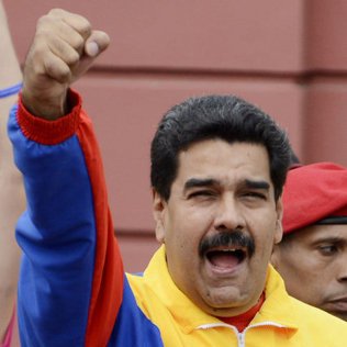 Maduro aprueba dos primeras leyes para controlar precios y uso de divisas en Venezuela