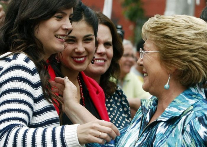 Bachelet en encuentro con diputadas electas llama a triunfo «contundente» en segunda vuelta