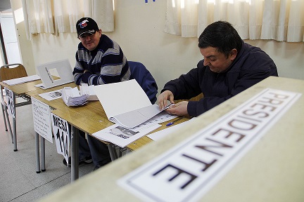 Servel Publica lista definitiva de vocales de mesa para las elecciones municipales