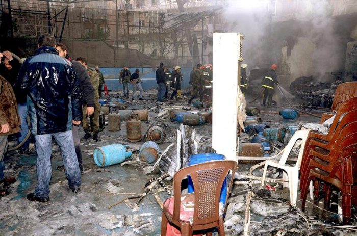 Bombardeo con barriles de explosivos deja al menos 25 muertos en Alepo