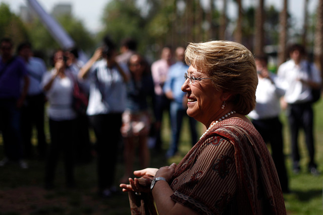 Bachelet: «Probablemente me habrían reelegido compitiendo con Piñera»