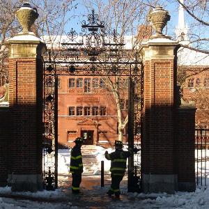 Ordenan desalojar cuatro edificios de Harvard por sospechas de explosivos