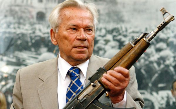 Muere Mijaíl Kaláshnikov, inventor del fusil AK-47