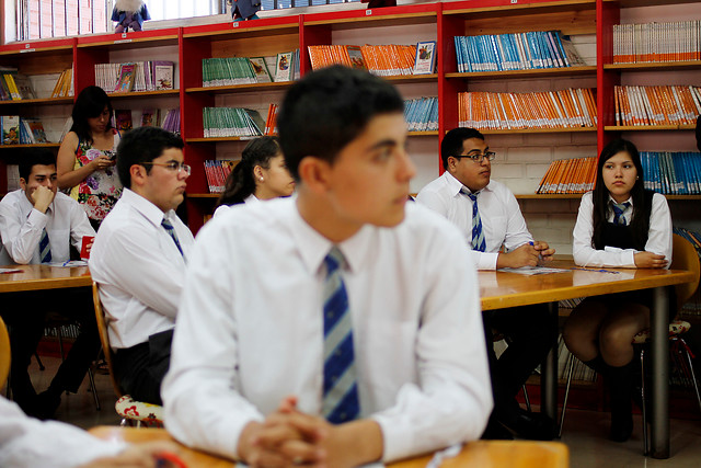 Chile aparece liderando nivel educativo en Latinoamérica pero por debajo de la OCDE