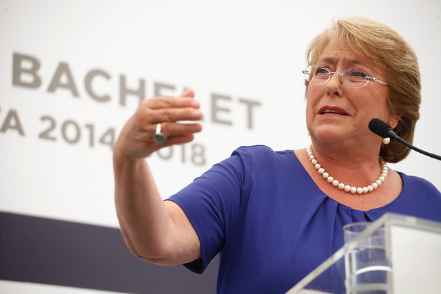 Encuesta UDD: 45% cree que el gobierno de Michelle Bachelet será bueno o muy bueno