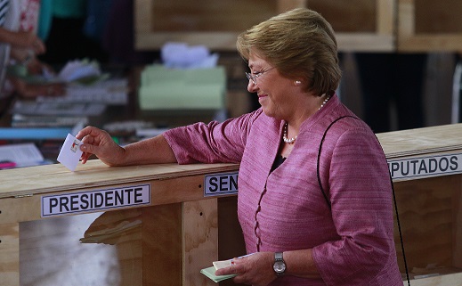 Andrade llama a la derecha a no cuestionar un triunfo de Bachelet argumentando un bajo nivel de participación