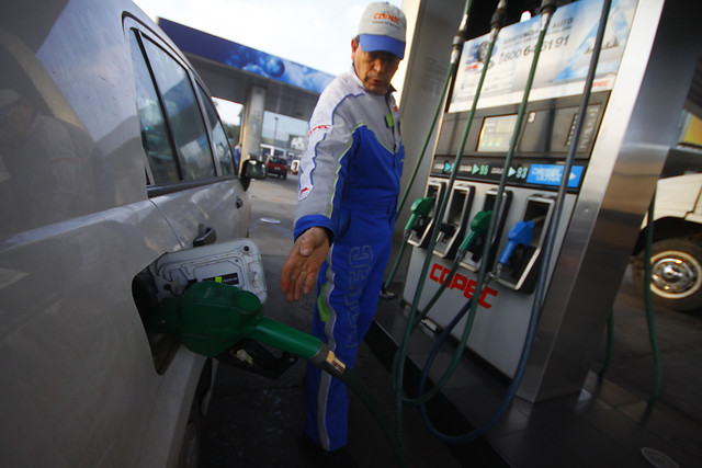Gasolina de 97 octanos baja casi 9 pesos por litro este jueves