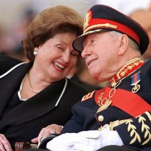 Levantan embargo de US$ 2,6 millones a familia Pinochet para que paguen contribuciones