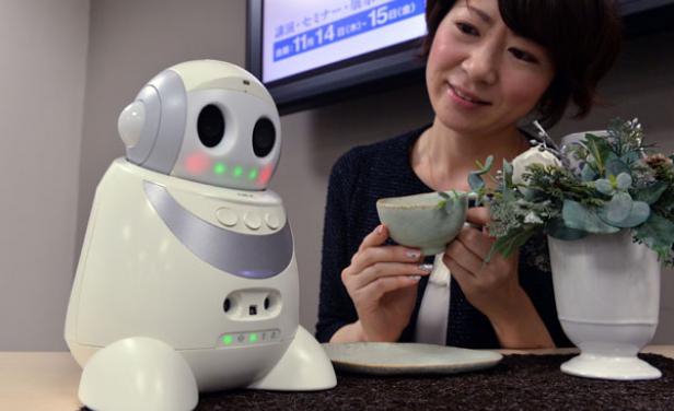 Un robot que mejora la calidad de vida de los adultos mayores