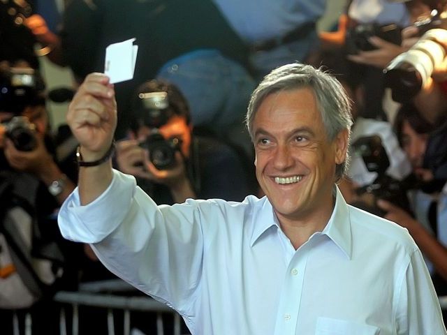 Piñera resultó electo en 2010 con sólo 94 mil votos más que los obtenidos por Bachelet este domingo