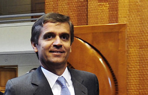 Rodrigo Vergara y el Banco Central los sorprendió dos veces, pero los operadores le siguen creyendo