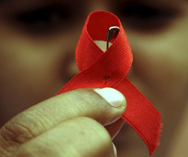 Acusan de «violencia homofóbica» a la nueva campaña contra el sida del Ministerio de Salud