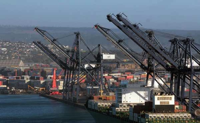 Empresarios y trabajadores no llegan a acuerdo y puertos de cuatro regiones permanecen paralizados